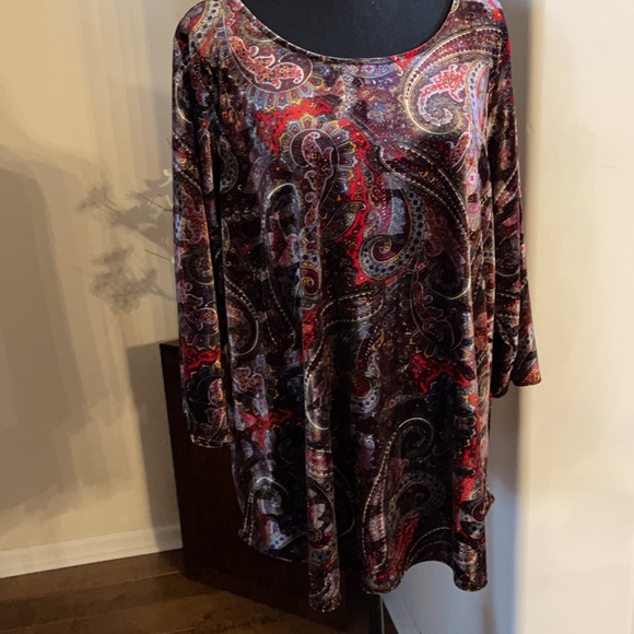 Karen Kane Velvet Burn Paisley Print Stretch Jewel Neck 3/4 Length Sleeve Top - Picture 3 of 8